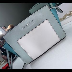 Micheal Kors small cross body tote